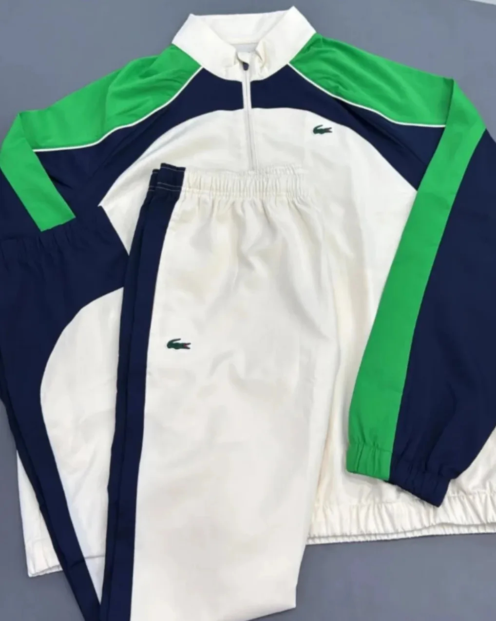 Conjuntão sport colorblock branco e verde